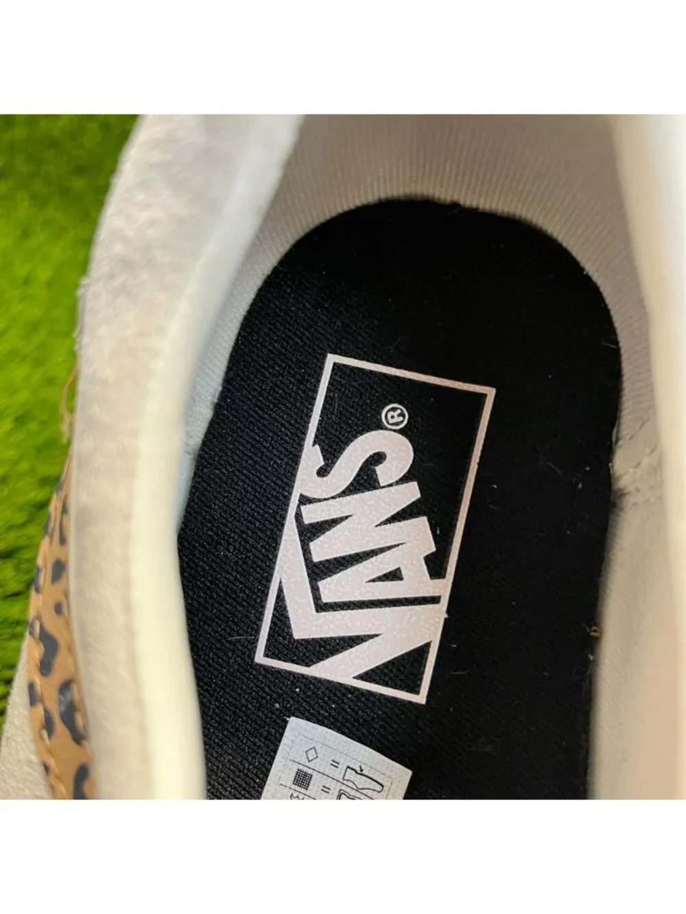 Vans Ward Womens Size 7.5 Beige White Athletic Walking Skateboard Shoes Sneakers